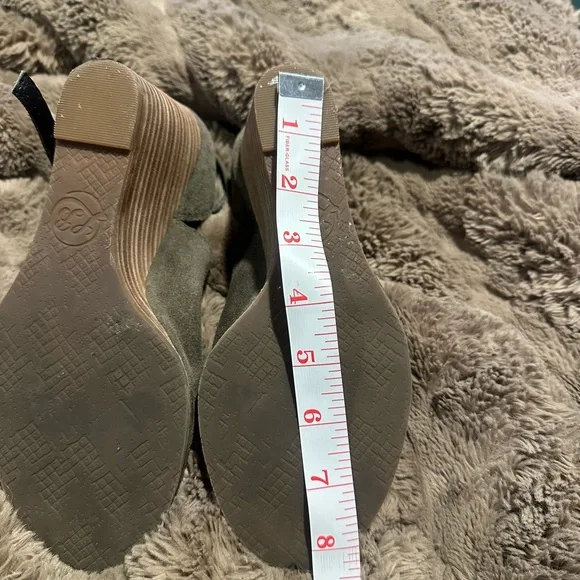 Lucky Brand Women's Suede Peep-Toe Mules - Picture 7 of 10